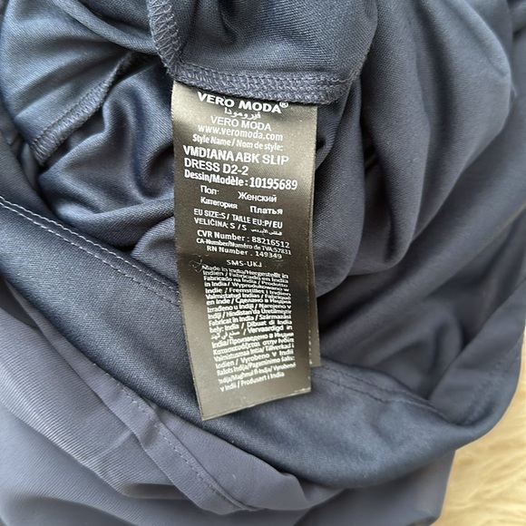 Dress - Picture 5 of 6